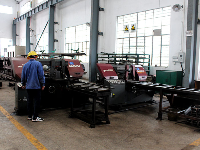 華新科自動(dòng)送料鋸床 華新科自動(dòng)送料鋸床